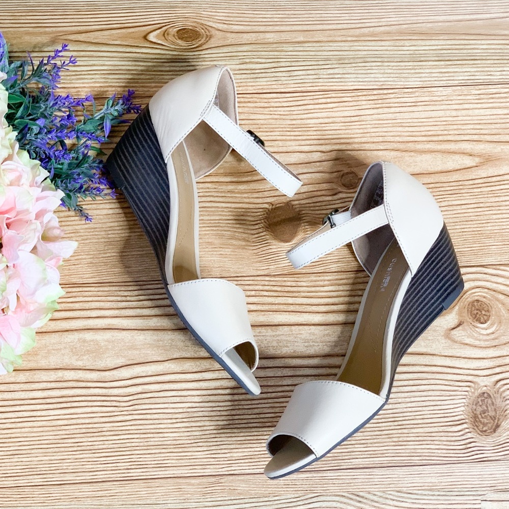 Clarks Peep toe Wedge